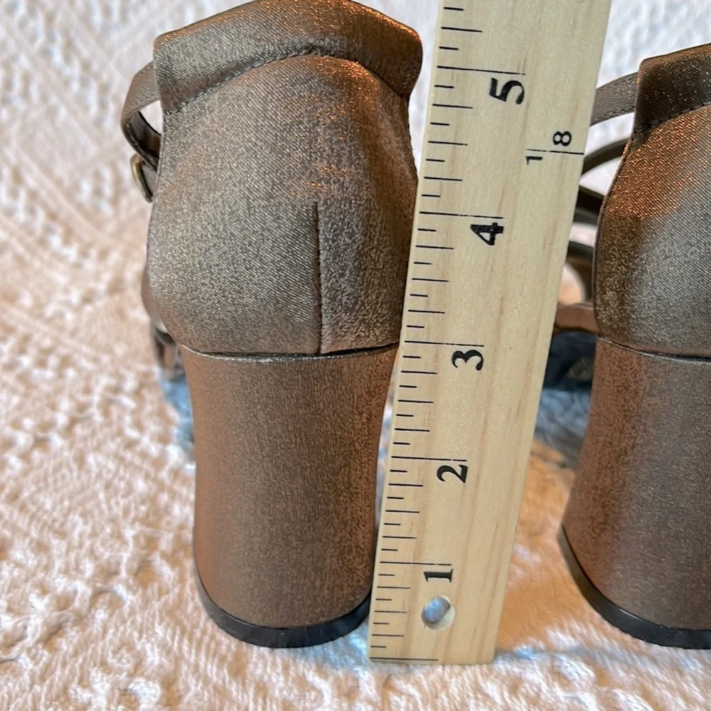 Mootsies Tootsies Collection Sparkly Bronze Fabric Sandals 6.5 M - Picture 5 of 8